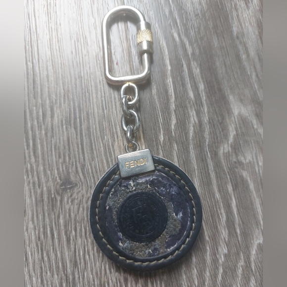 Designer 3 key holders bundle LV Burberry Fendi. Well loved. Authentic - Picture 6 of 12